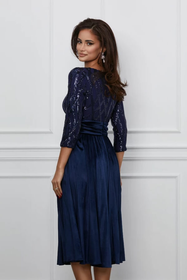 rochie bleumarin de Craciun eleganta in clos din catifea cu paiete